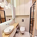 Hanza Tower 615 Apartment *